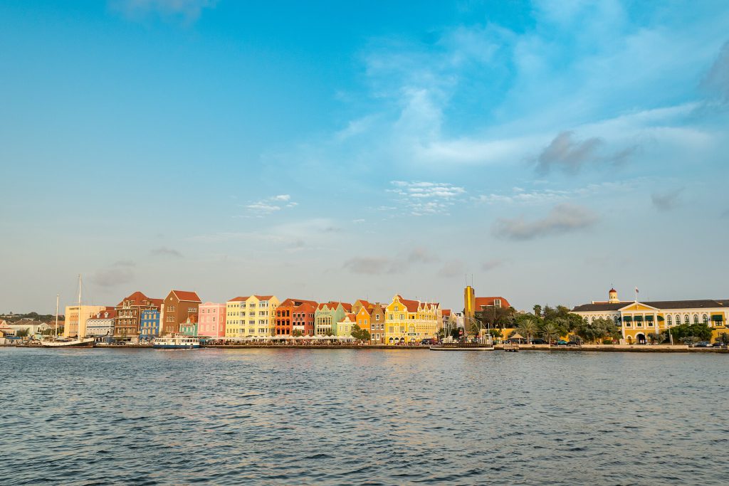 One day in Curaçao: from Willemstad streets to sunset by the sea